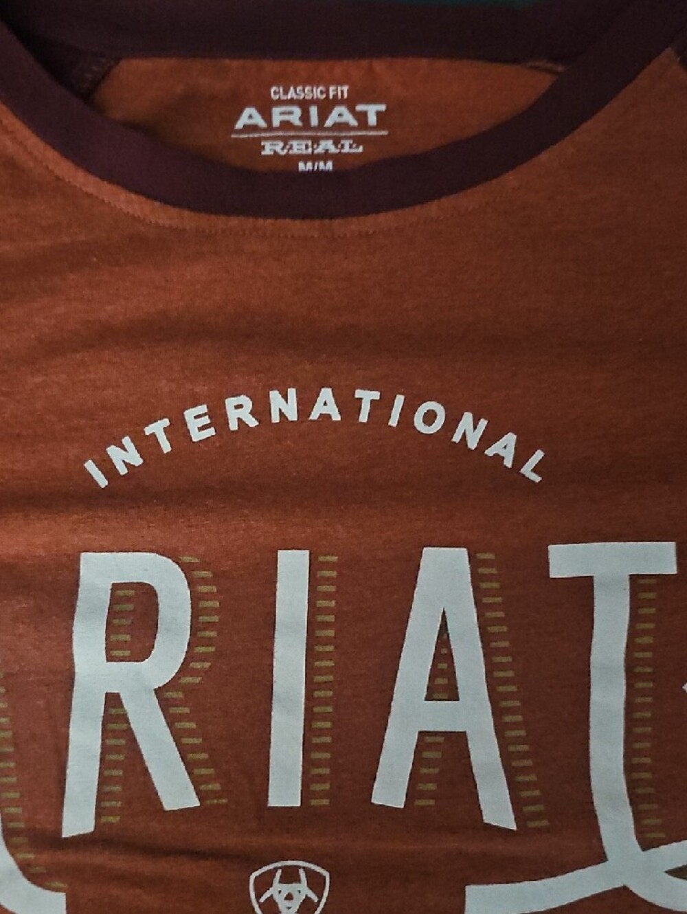 Ariat Two-Tone Long Sleeve Logo Tee - Rust & Maroon - Picture 3 of 5